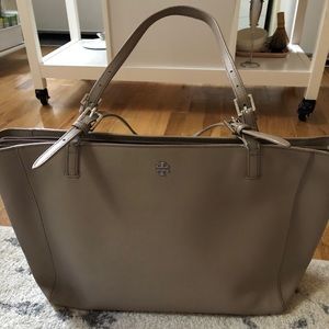 🎊1 DAY SALE🎊Used Tory Burch Tote Bag